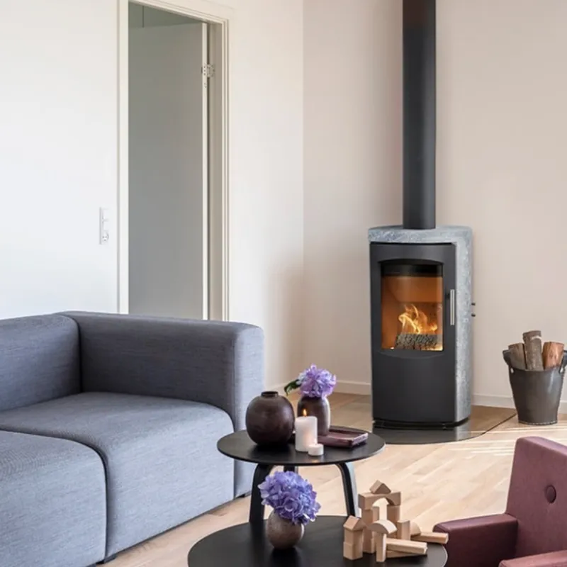Poêle à pellets dans un salon